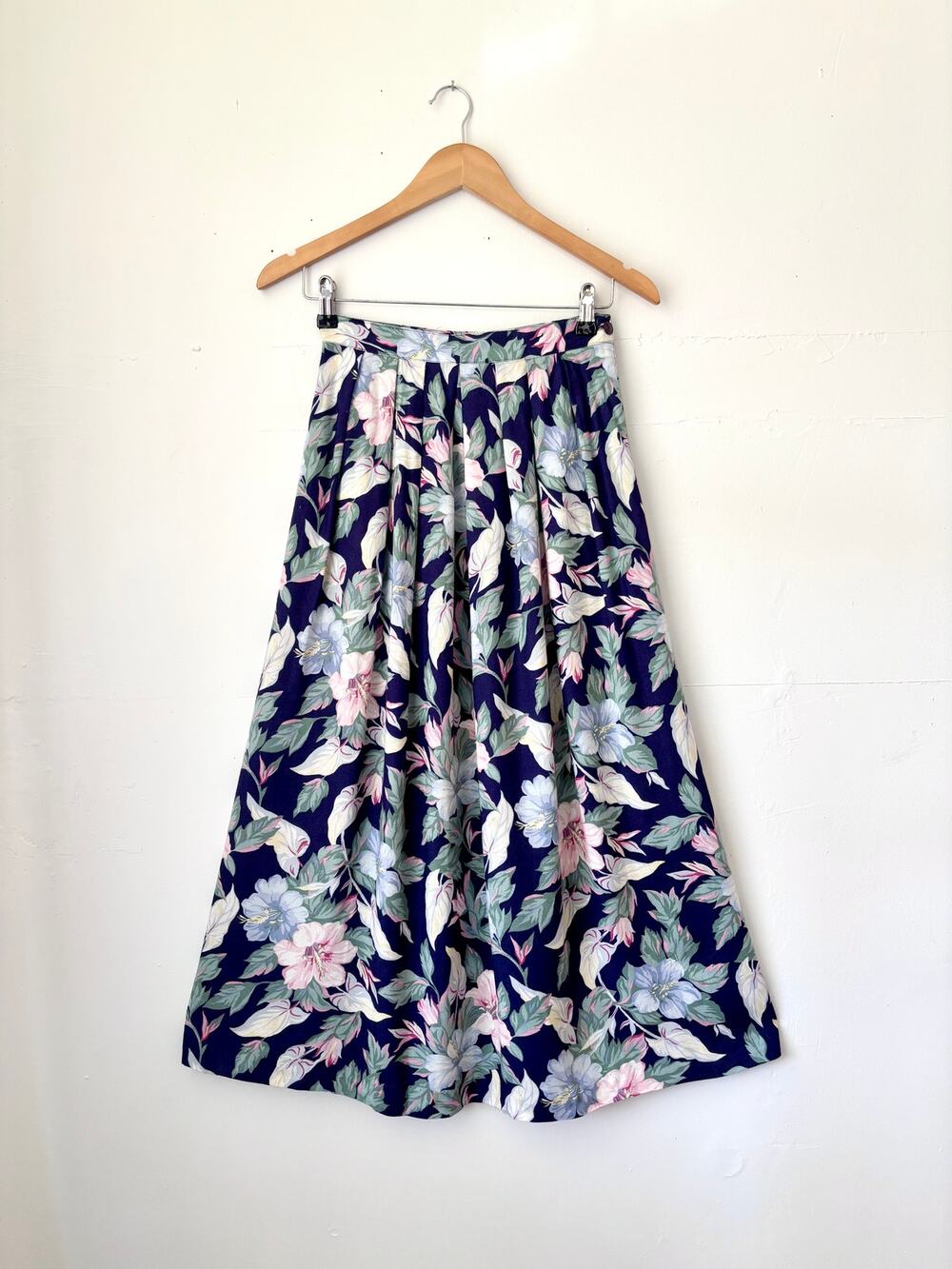 90s Vintage Navy Floral Flowy Midi Skirt- Size Small, Cottagecore, Made in USA